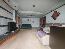 新山村 钢花小区三房52万