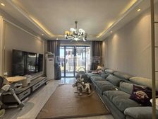 户型赠送面积很大,装修很好,可以拎包入住