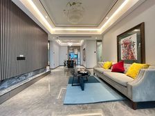 渝中区 合景泰富天銮 四房 480万