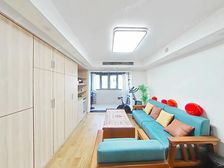 重磅:婚房装修40万,铭牌家具全送,中间层,几乎没有住过