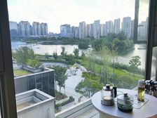 星湖湾东首边套湖景房精装修保养好位置好无遮挡