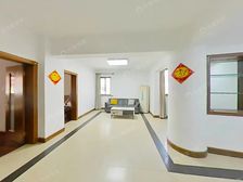 新上!四面明窗,三开间朝南,厨房20 平!