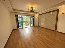 凤翔47中 蓝山上城 大3房 中间位置