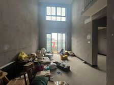 顶跃 大露台三房 97万