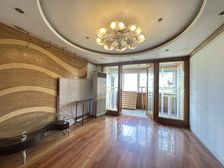 中兴小区4室2厅2卫南朝向260.0万元/套出售
