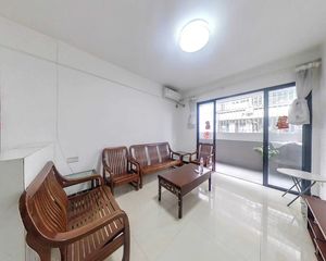 黄华路95号公安大院 大院管理,三房二厅,南北向