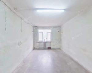 低楼层 双南向 毛坯房 有钥匙 随时交易 不临街 停车方便