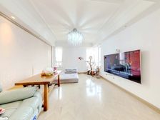 此房楼座位置好楼层好,不临路,看小区花园,诚意出售