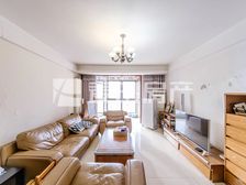 朝阳大悦城旁,137平,南北3室2厅天鹅湾北区,高层视野