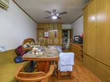 岚皋路轨交旁边,小区中间。美丽家园。出租回..报高