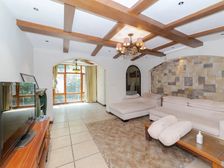 低总价!东南花园 4室2厅 精装修保养好 带大院子采光好