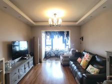 照母山轻轨站旁。香港置地上景 三房双卫 165万 房源保真!