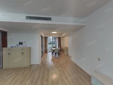 主卧朝南,小区中心位置,采光充足,独立电梯,精装修