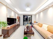 保利印江南洋房大四房,小区中庭位置,楼层视野佳