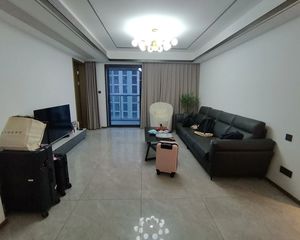 宝龙一城4室2厅2卫南朝向400.0万元/套出售