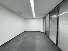 园区站丨恒泰理想大厦365平丨电梯口7隔断丨中欧 具美