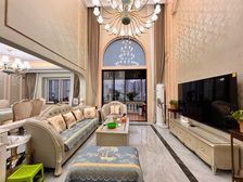 步行街 三木花园四房170万