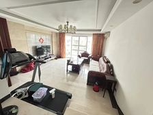 东城精装南向三居 景湖春天161平仅350万