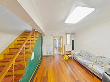 一个、,紧俏复式三房,一站前滩,轨交8号和6号。