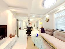 赤壁路29 精装三室双阳台东边户房龄新小区环境好