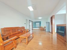 精装大三居电梯楼房,临近地铁,正规南北向,看房方便