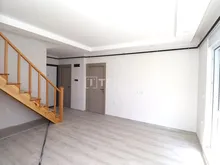 位于凯佩兹(Kepez)区 ?zdilek 购物中心附近的双