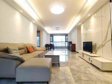 城 四房两厅两卫 业主急售 价格可谈 送车位