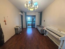 绿地海外滩3室2厅1卫南朝向218.0万元/套出售