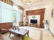 合景天峻广场6房3厅精装380万