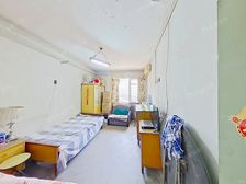 南沙滩小区 低楼层 优质两居室。