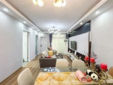 出售 地铁口 精装两房 黄金城道 1699商圈