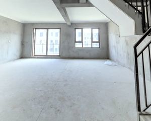 绿地观堂4室2厅3卫南朝向415.0万元/套出售