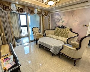 出行方便 小三居 临地铁 近医院 高楼层视野好 购物方便