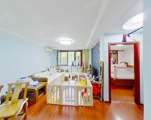 近13号线地铁 商品房电梯房 屋内装修好 随时看房