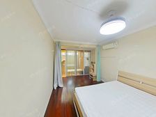 一楼带天井,边套全明,满五,一层两户,90年竣工