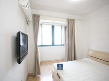 德州路站19号:清净顶楼 朝南一室一小厅 可送租约也可拎包住