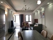 渝中区 融创白象街 三房 135万