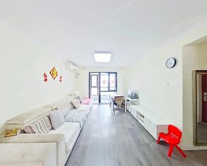 电梯板楼,南北通透,双卫全明,2梯3户,品质社区。