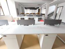 新出人民路口独栋三层带露台带上下水不限直租