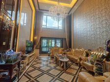 新江湾城豪华装修别墅 4室2厅 满五