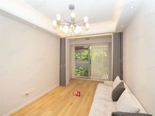 长宁一梯两户,大两房,交通便利,居家装修,可拎包入住,无税