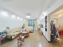 徐家汇大四房,有产权车库,两个停车位,额外附40平大花园