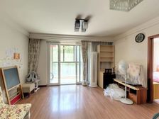 23号线口,万科经典小三房,采光好,位置佳,业主诚意出售。