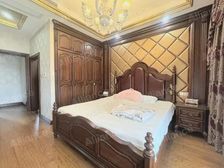 本套300万精装修 还有普通精装修,400万就卖的