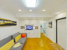 精装修!精装修!双地铁口,区政府前,新挂牌好房