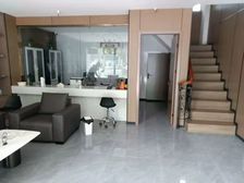 解放南路 沿街商铺 实际面积150平 出租中 东关街附近