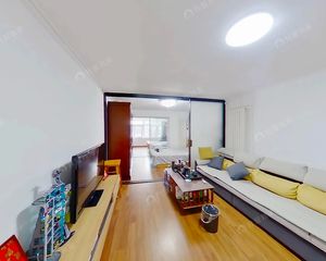 南北两居 中间位置 霍营地铁站