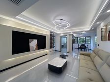 南北通透 荣和山水绿城 总价100万可出 全新装修送完家具