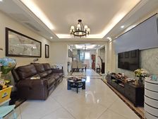 三层小洋楼!!带两个露台丶总部城精致五房丶还价就卖丶差钱急售