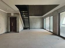 跃层大4房, 楼层偏低,朝中庭大阳台,采光好交通便利